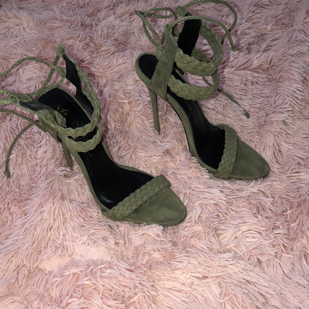 High Heel shoes